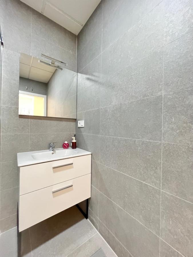 Acogedor Infanta Mercedes Appartement Madrid Buitenkant foto